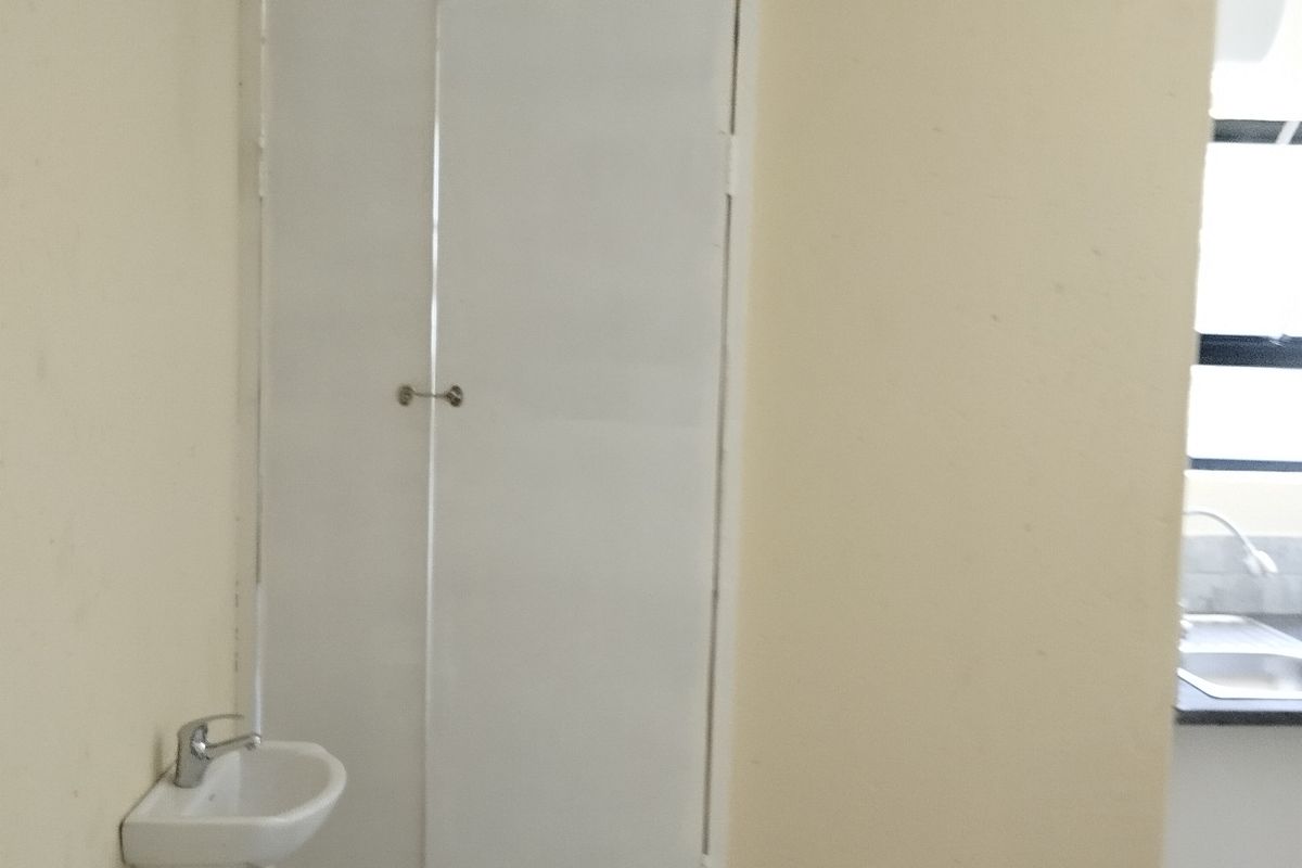Newly Built Secured 1-bedroom And 1-bathroom Bachelor Apartment - Photo 4