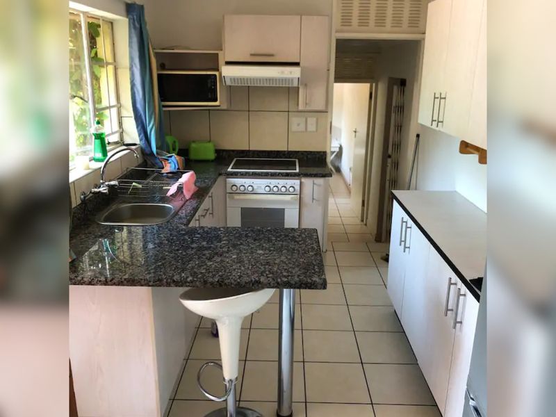 Secure 1-Bedroom Cottage / Flatlet - Photo 4