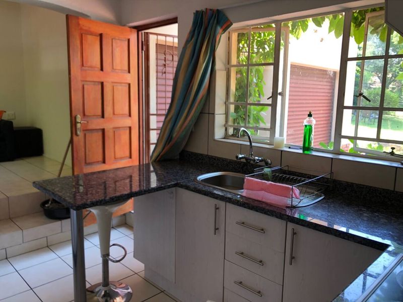 Secure 1-Bedroom Cottage / Flatlet - Photo 2
