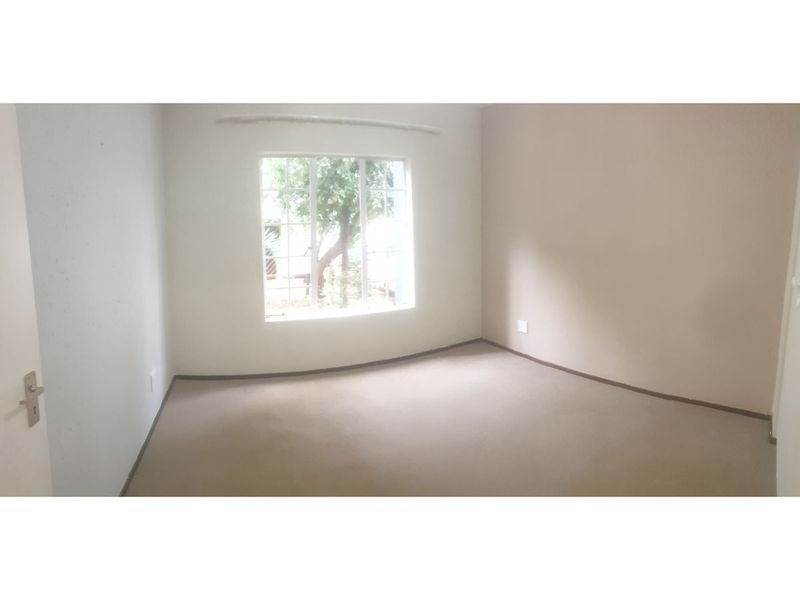 Secure 2-bedroom And 1-bath Ground Floor Apartment In Benoni North - Photo 8
