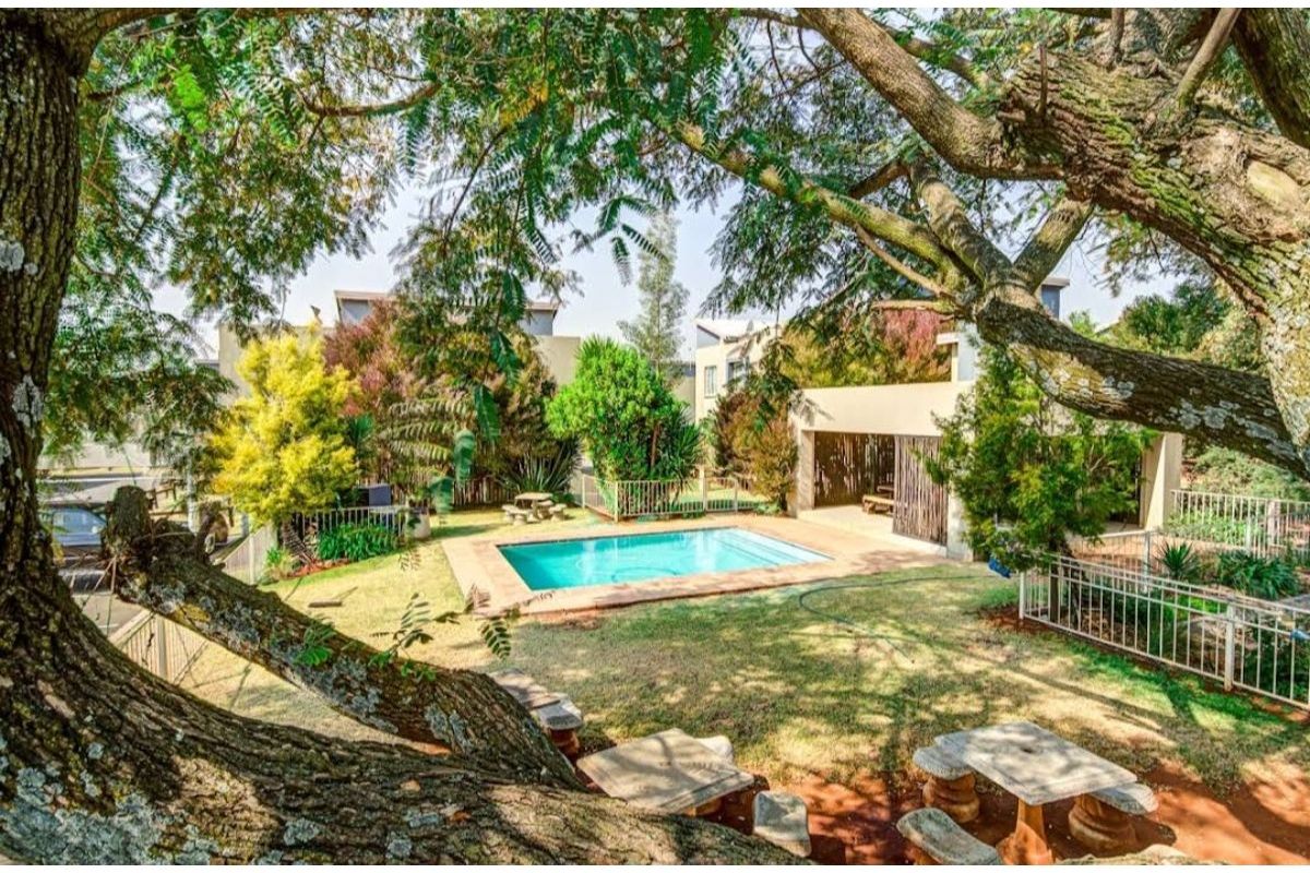Secure 2-bedroom And 1-bath Ground Floor Apartment In Benoni North - Photo 2
