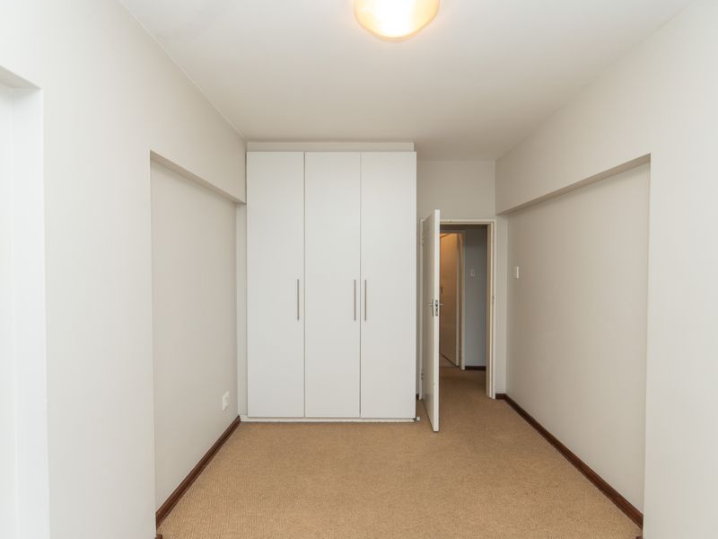 Secure 2-bedroom And 1,5- Bathroom Westward Ho Apartment, St George's Park To Let - Photo 9