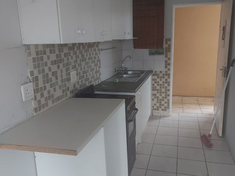 Secure 2-bedroom And 1-bathroom Apartment In Birch Acres - Photo 4