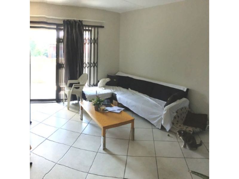Safe Pet-friendly 2 Bedroom And 1 Bath Ground Floor Unit In Helderkruin - Photo 6
