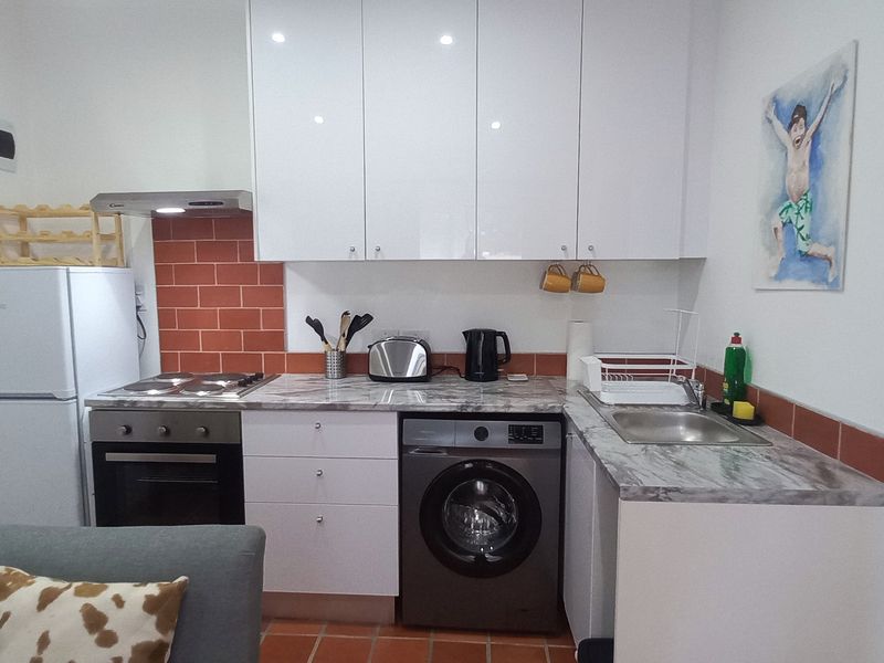 Modern 1 Bedroom, 1 Bath New Build Apartment Ideal For Single Professional - Photo 3