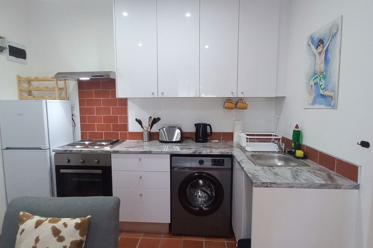 Modern 1 Bedroom, 1 Bath New Build Apartment Ideal For Single Professional - Photo 3