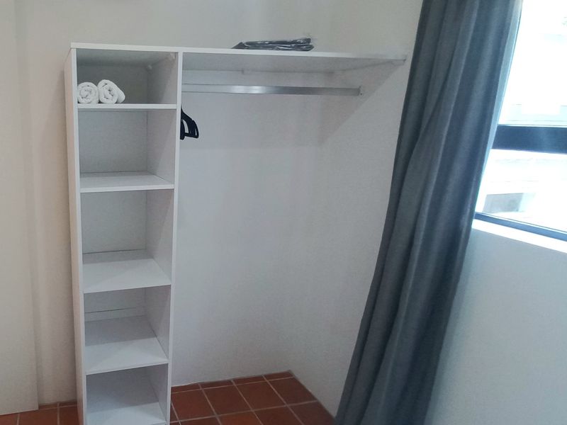 Modern 1 Bedroom, 1 Bath New Build Apartment Ideal For Single Professional - Photo 9