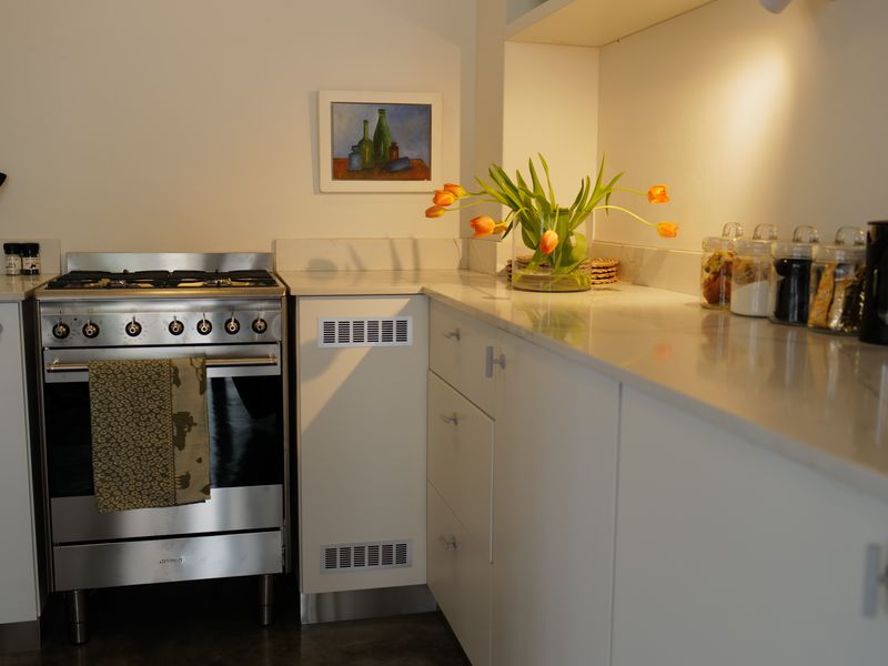 Secure 1-bedroom Apartment In Windsor Road, Kalk Bay - Photo 5
