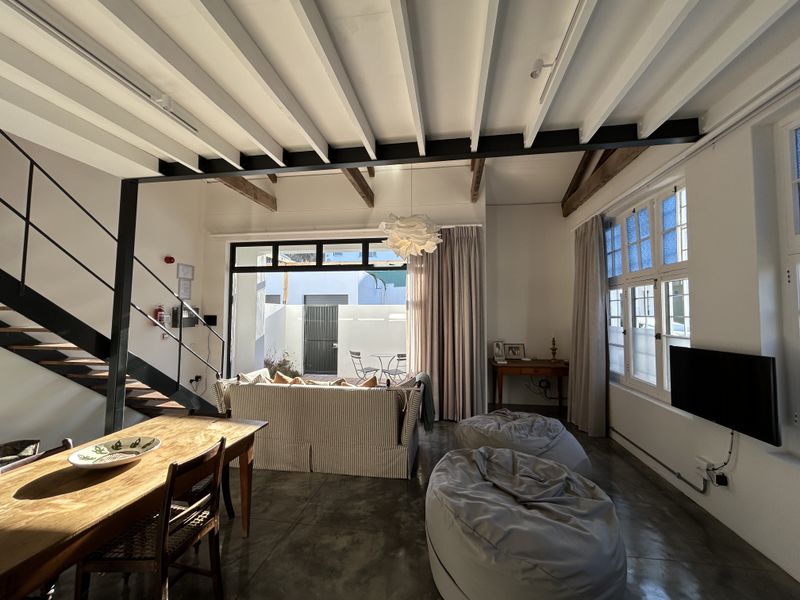 Secure 1-bedroom Apartment In Windsor Road, Kalk Bay - Photo 2