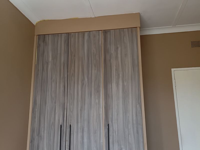 Modern, Move-in Ready: Renovated 3-bedroom Home In Linmeyer — R13,500/month - Photo 8