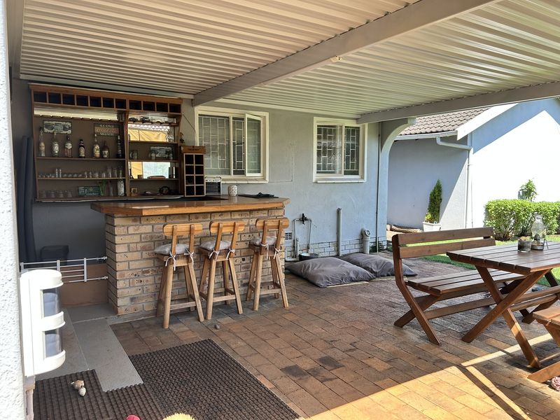 Secure 3-bedroom And 2-bathroom House In Beech Road, Glen Anil - Photo 8