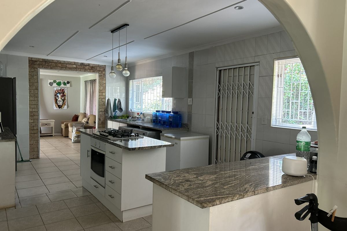 Secure 3-bedroom And 2-bathroom House In Beech Road, Glen Anil - Photo 3