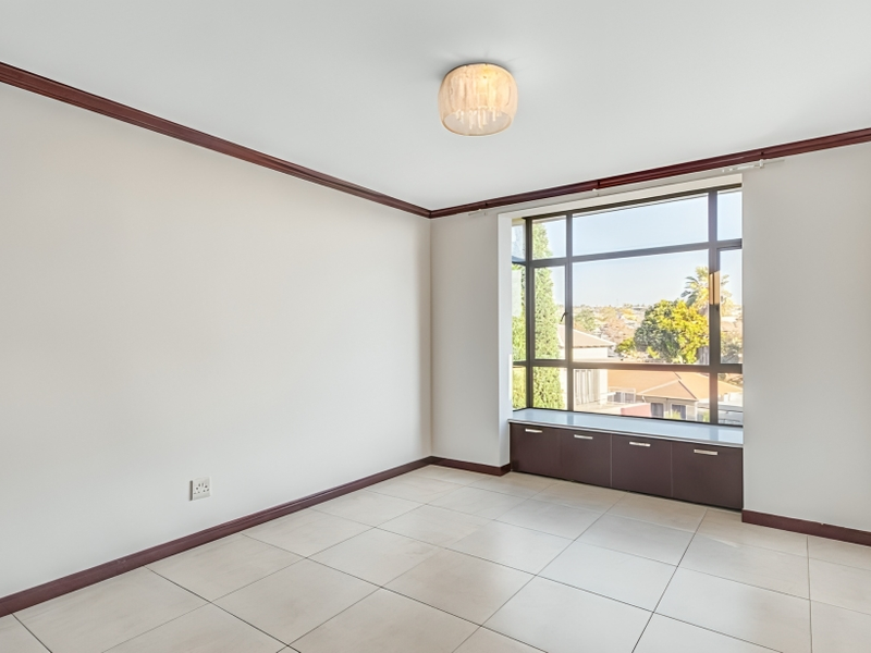 Modern Luxury Living – Stylish 3-bedroom Apartment In Rosa Royale - Photo 9