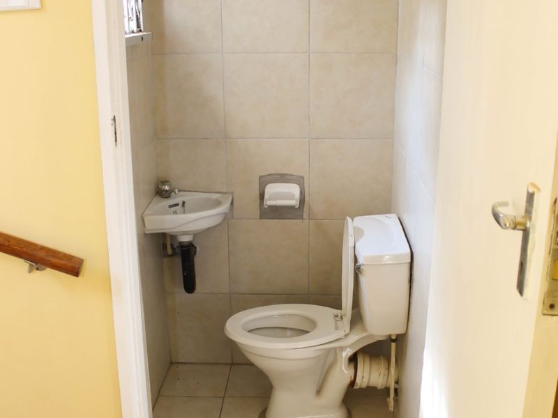 Spacious 3-bed And 1.5-bath Duplex In Bluff - Photo 10