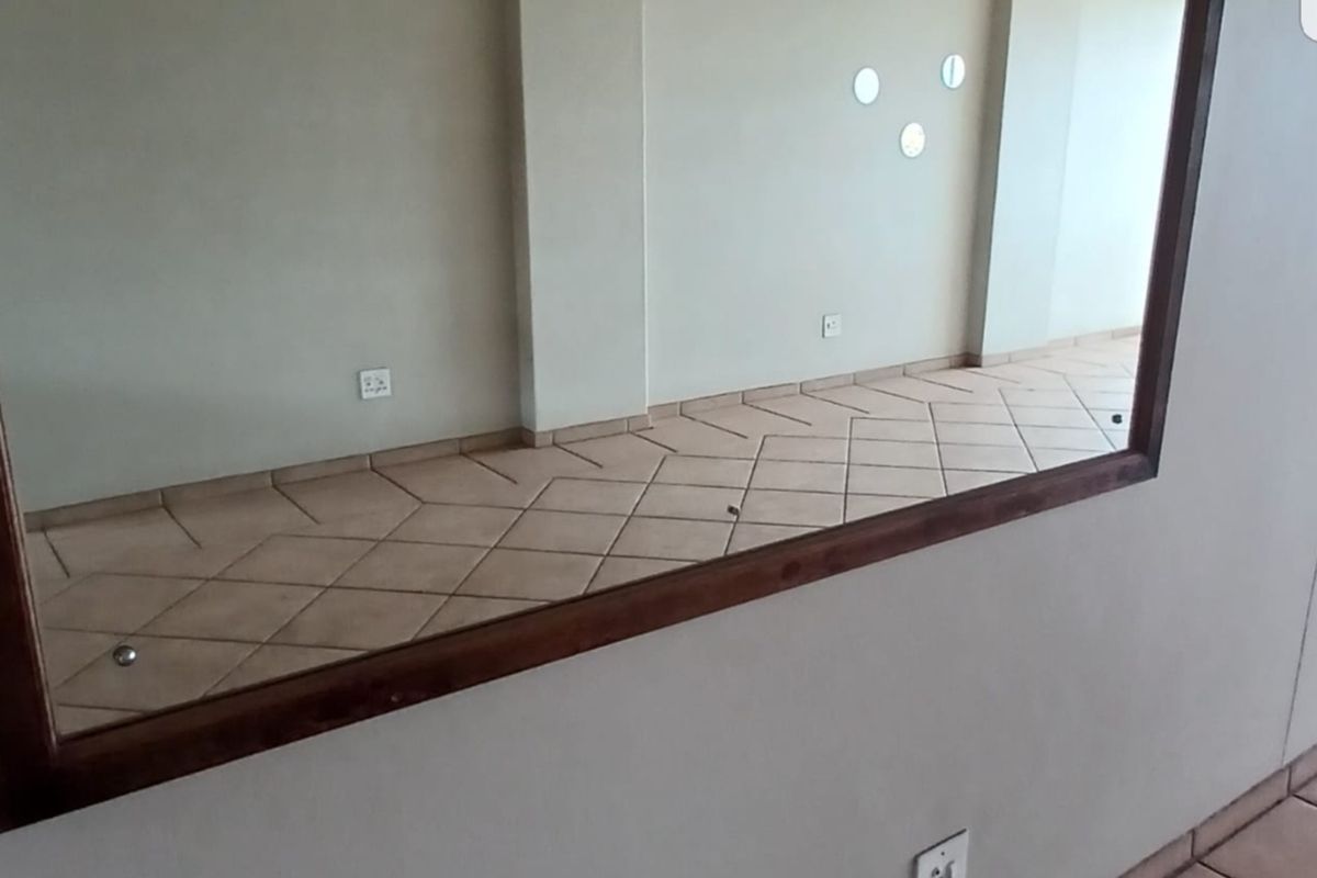 Secure 3-bedroom And 2-bathroom Apartment In Sunnyside - Photo 5
