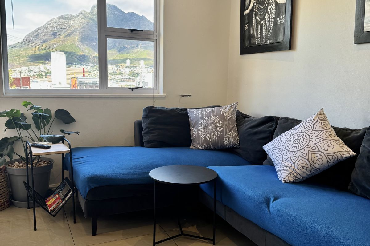 Secure 2-Bedroom And 1-Bathroom Apartment In Bantam Street, Schotsche Kloof - Photo 3