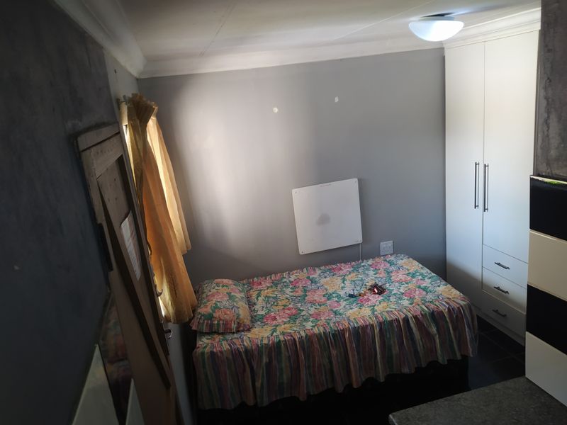 Secure 1-Bedroom In a Shared House Saint Swithins Avenue, Auckland Park - Photo 9