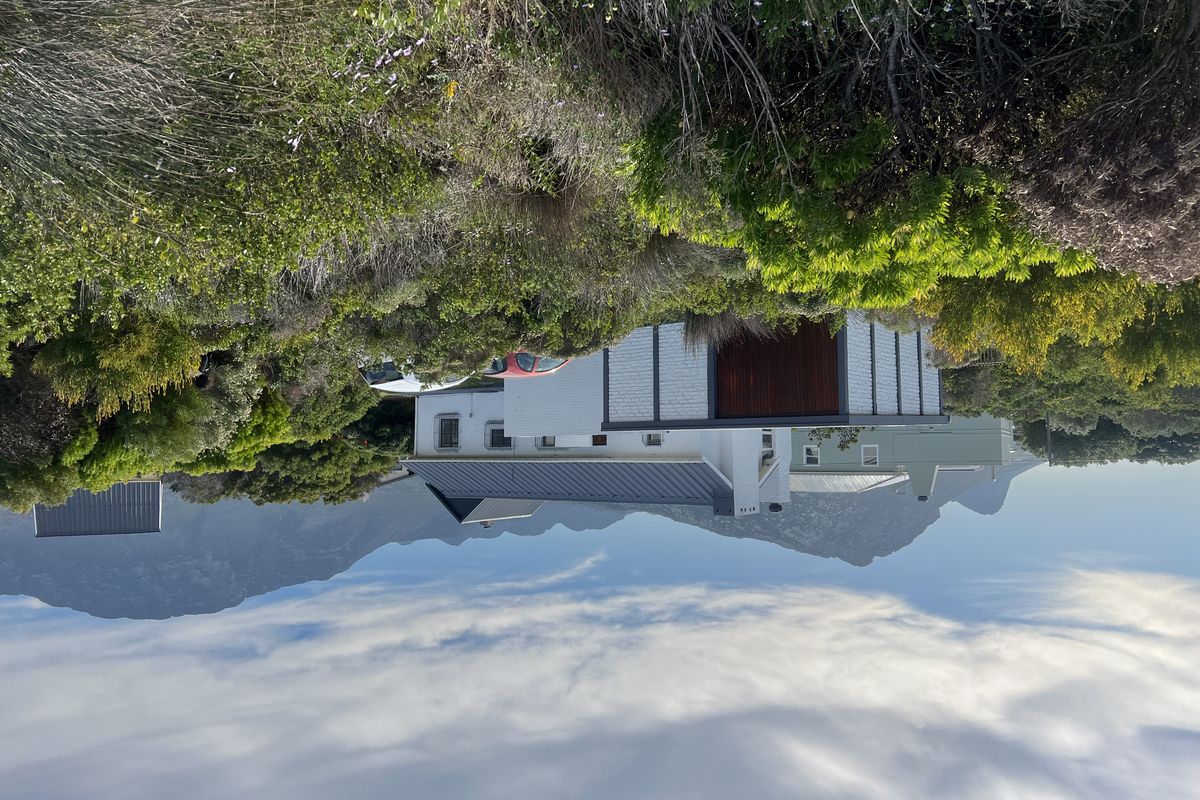 Secure 3-Bedroom And 2-Bath House In Pringle Bay With Garage And Storage - Photo 2