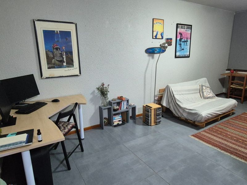 Secure 1-Bedroom Apartment In Bell Road, Kenilworth - Photo 2