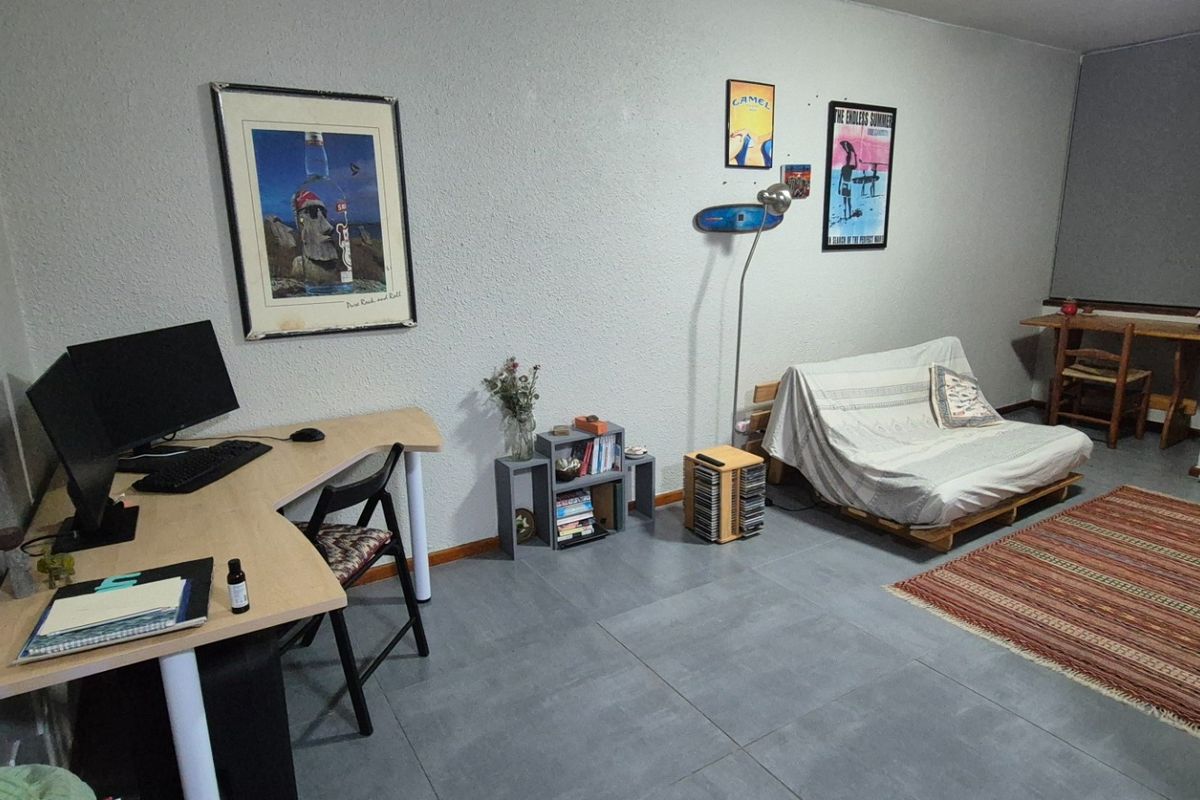 Secure 1-Bedroom Apartment In Bell Road, Kenilworth - Photo 2