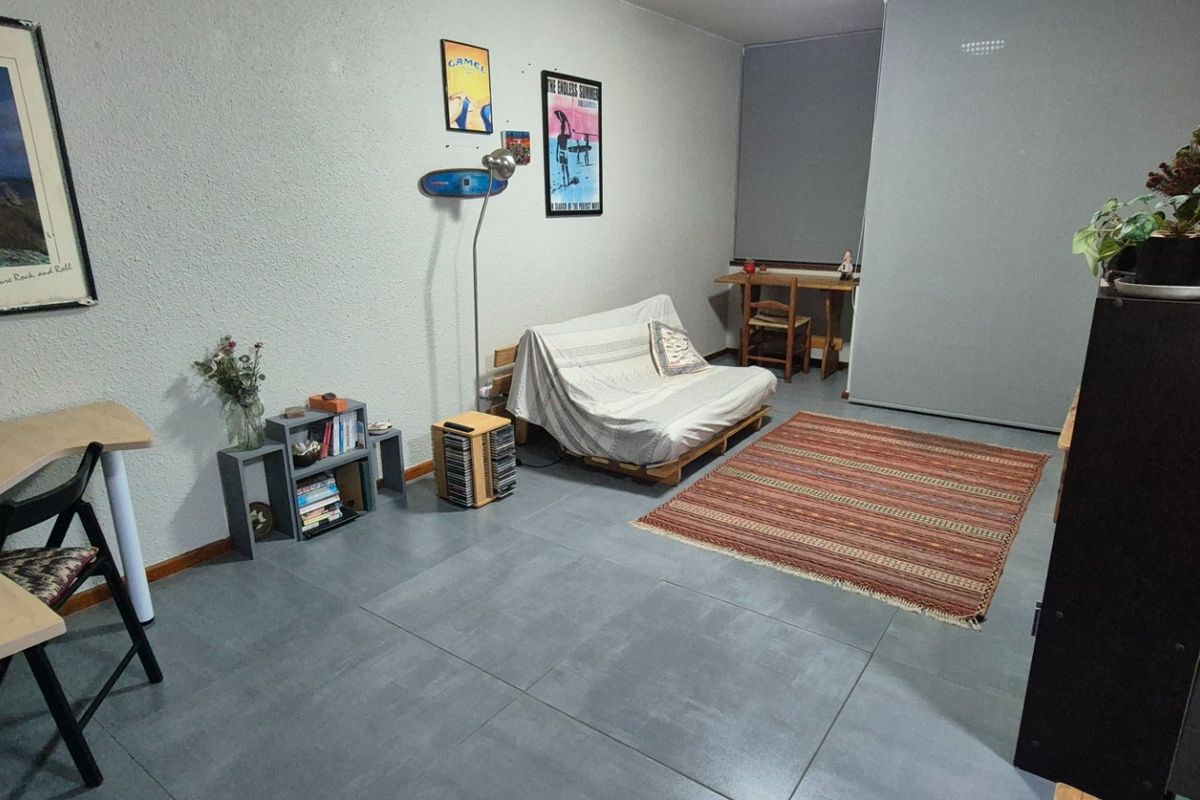 Secure 1-Bedroom Apartment In Bell Road, Kenilworth - Photo 5