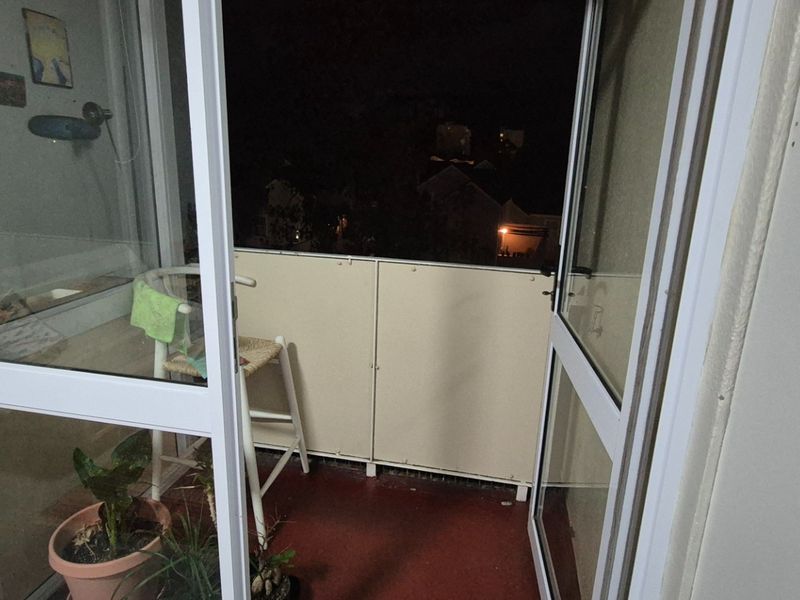 Secure 1-Bedroom Apartment In Bell Road, Kenilworth - Photo 4