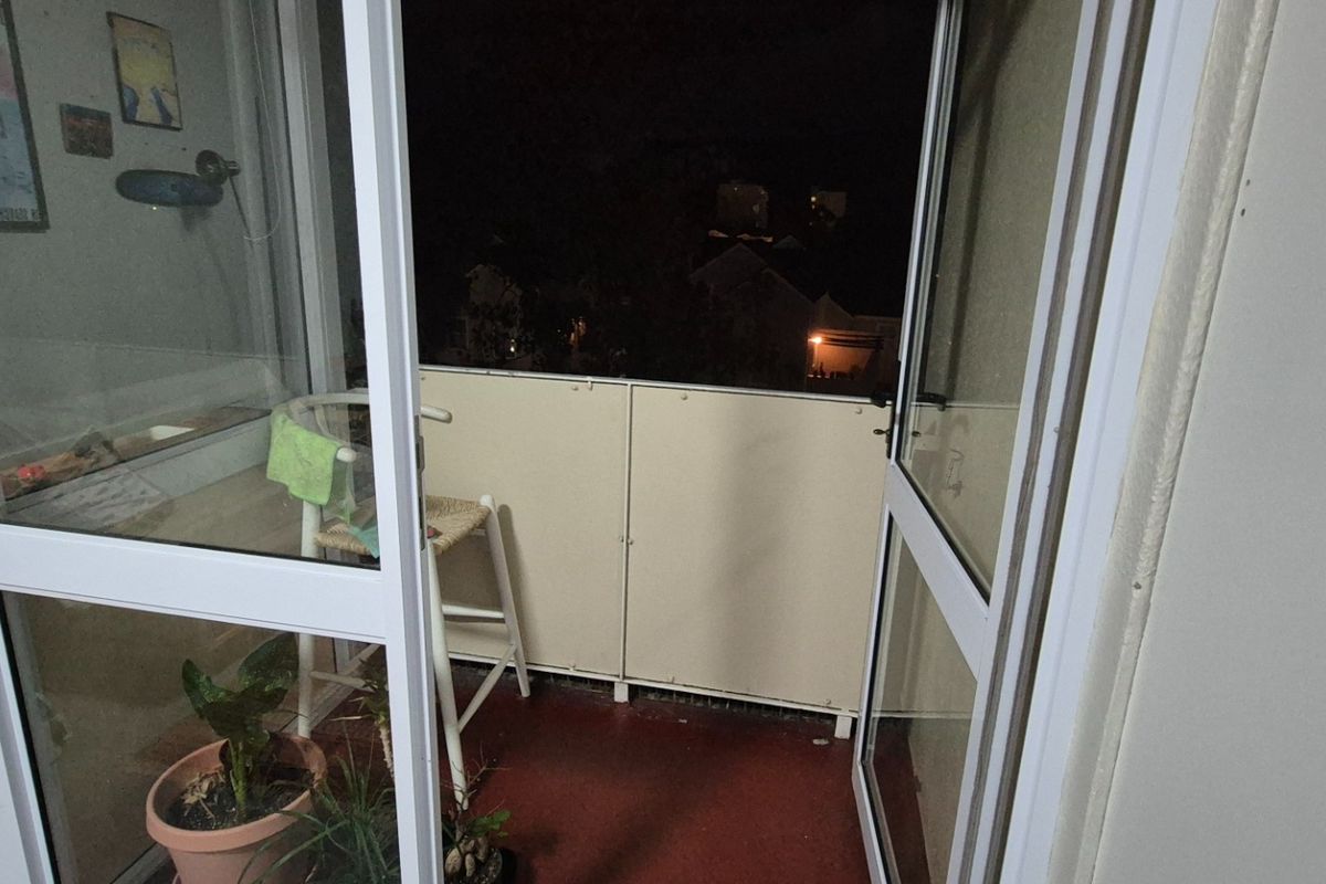 Secure 1-Bedroom Apartment In Bell Road, Kenilworth - Photo 4