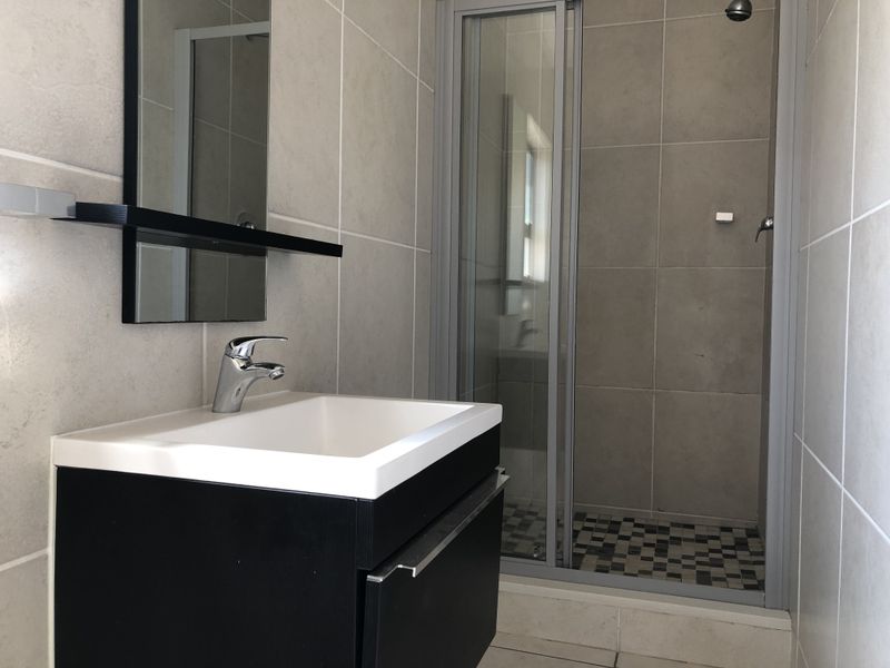 Modern 2-bedroom And 2-bath Apartment In Noordwyk - Photo 10