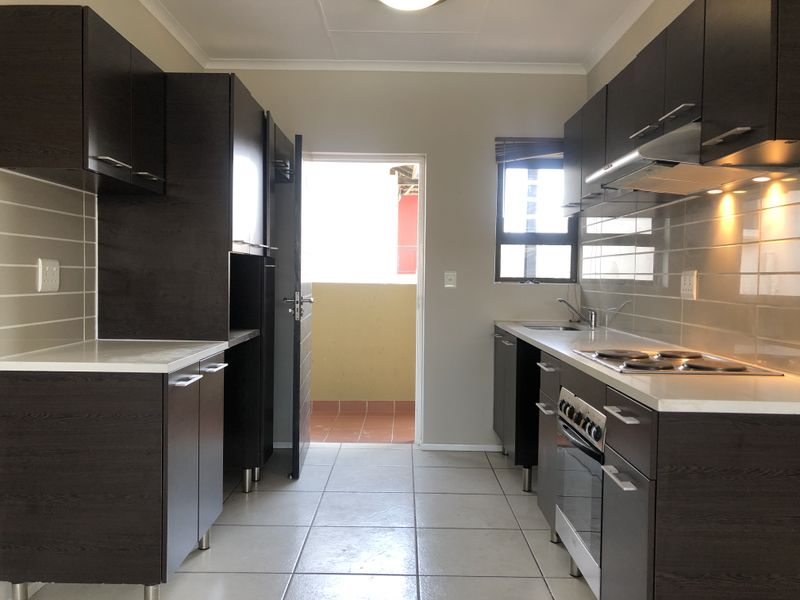 Modern 2-bedroom And 2-bath Apartment In Noordwyk - Photo 4
