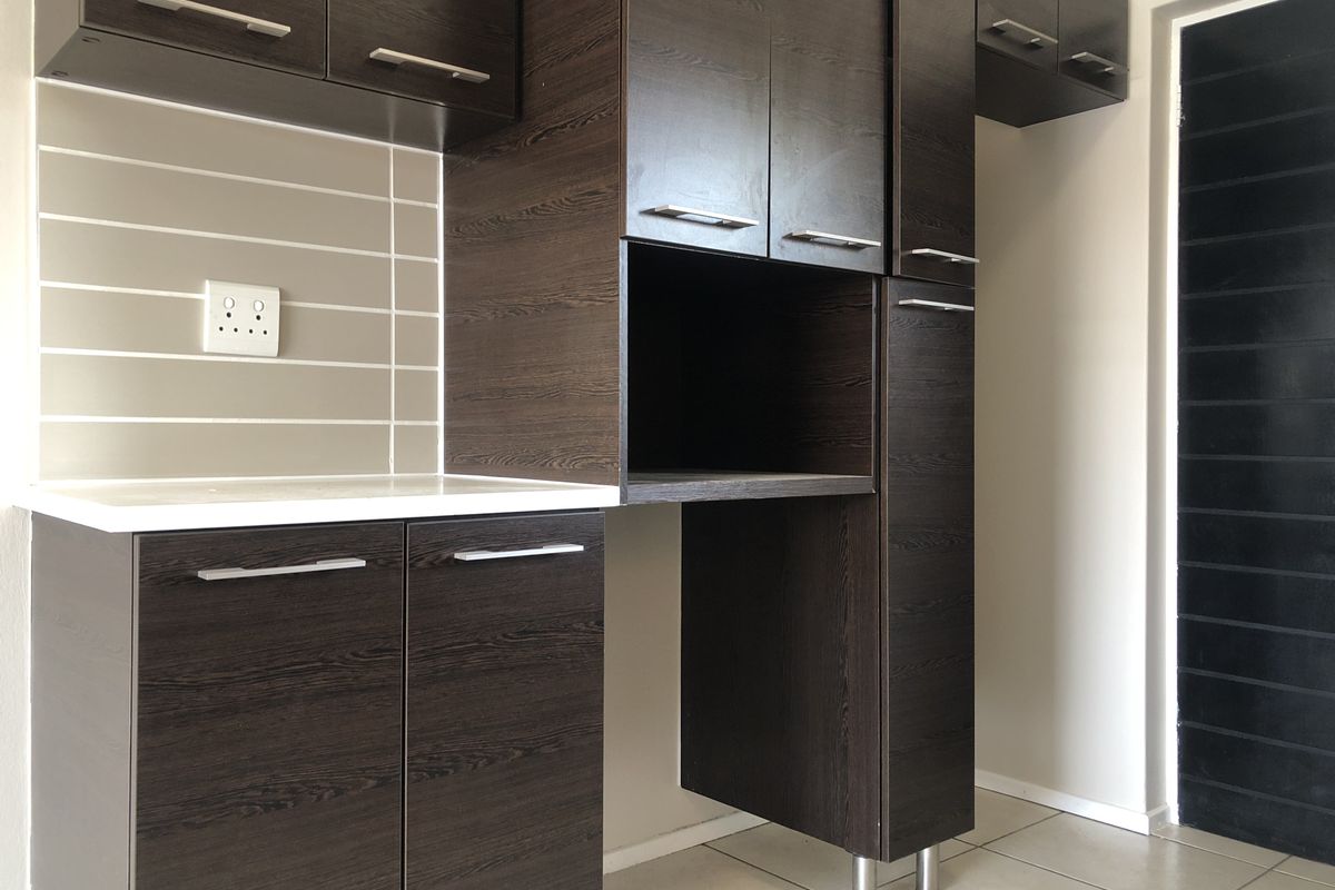 Modern 2-bedroom And 2-bath Apartment In Noordwyk - Photo 5