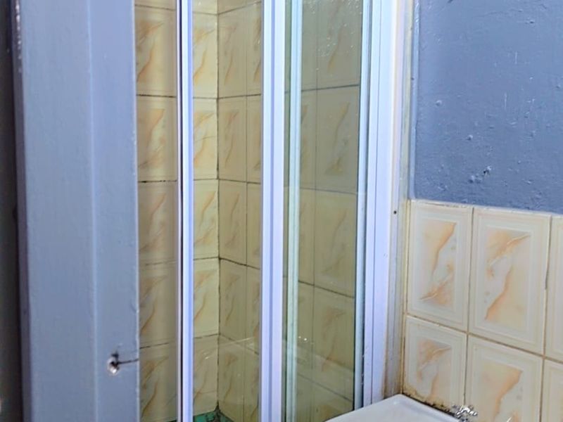 Furnished Room With Own Bathroom - Photo 6
