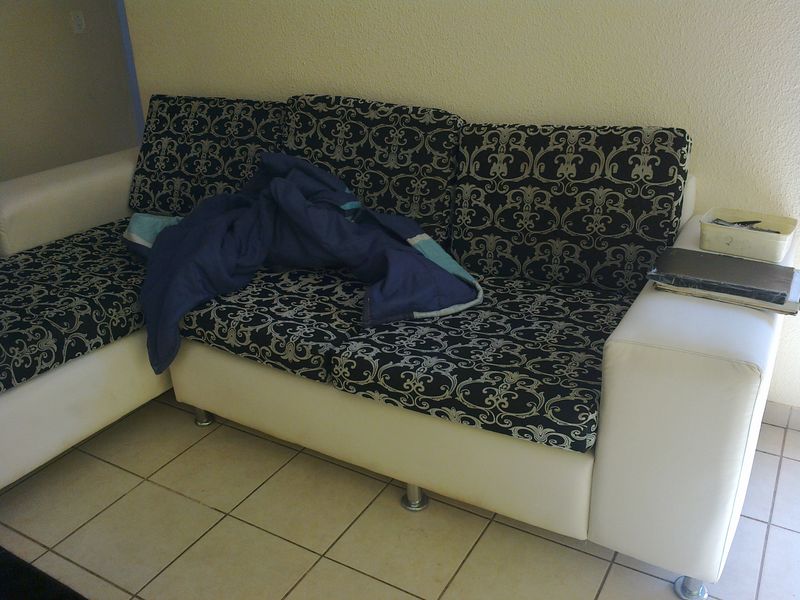 Secure 2-bedroom And 1-bathroom Apartment In Thomas Street, Meredale - Photo 6