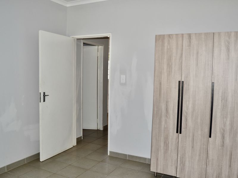 Secure 2-Bathroom And 1-Bathroom Apartment In 6th Avenue, Northmead - Photo 6
