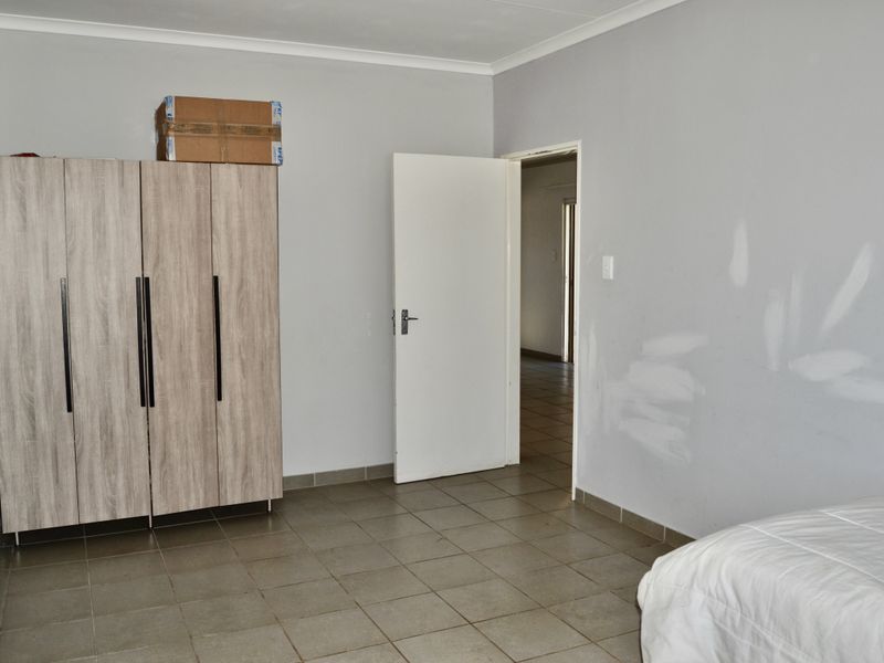 Secure 2-Bathroom And 1-Bathroom Apartment In 6th Avenue, Northmead - Photo 10