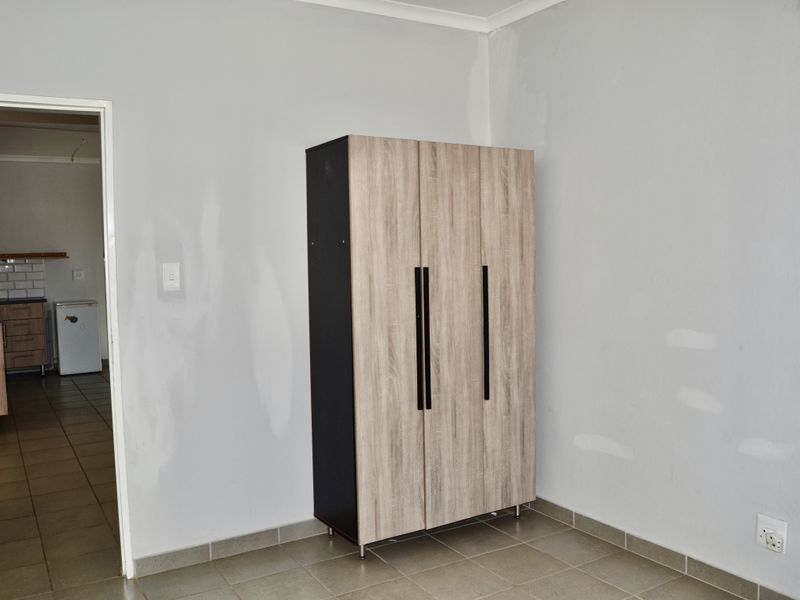 Secure 2-Bathroom And 1-Bathroom Apartment In 6th Avenue, Northmead - Photo 5