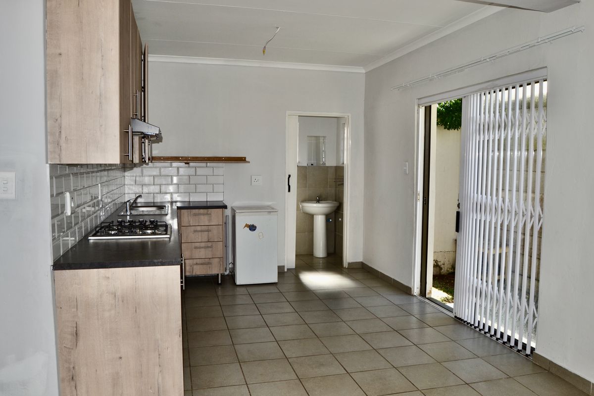 Secure 2-Bathroom And 1-Bathroom Apartment In 6th Avenue, Northmead - Photo 2