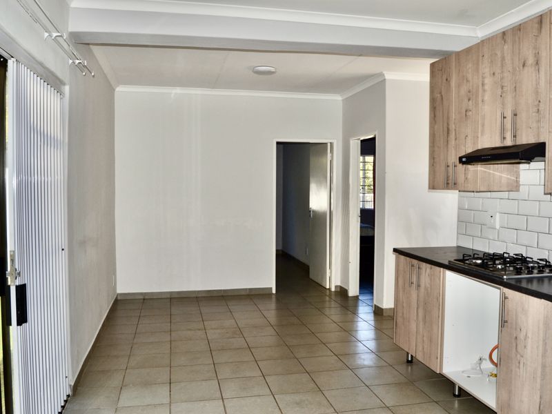 Secure 2-Bathroom And 1-Bathroom Apartment In 6th Avenue, Northmead - Photo 4