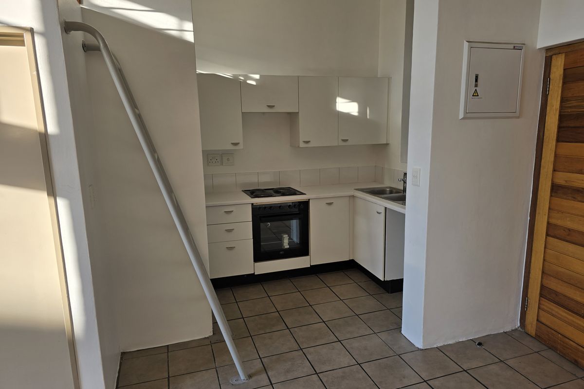 Modern 1-bedroom Bachelor Apartment In Houghton Estate - Photo 2