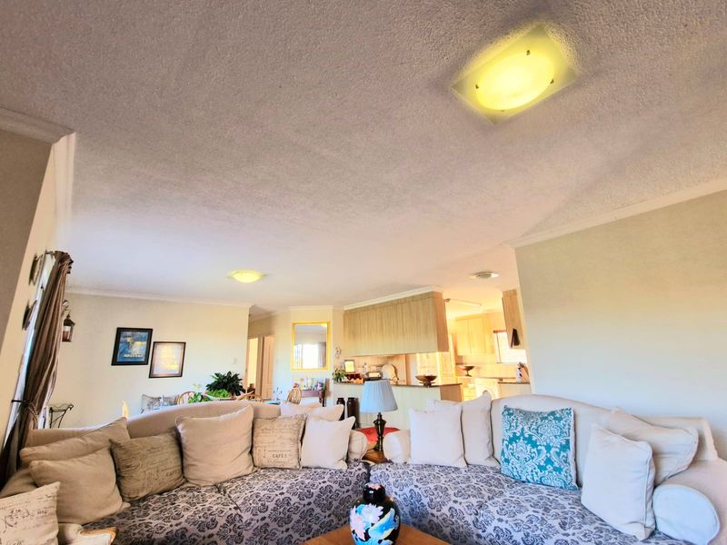 Secure 3-bedroom And 2-bathroom Townhouse In Bonsai Close, Dormehls Drift - Photo 6