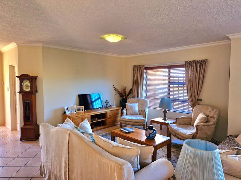 Secure 3-bedroom And 2-bathroom Townhouse In Bonsai Close, Dormehls Drift - Photo 4