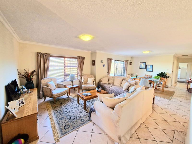 Secure 3-bedroom And 2-bathroom Townhouse In Bonsai Close, Dormehls Drift - Photo 3