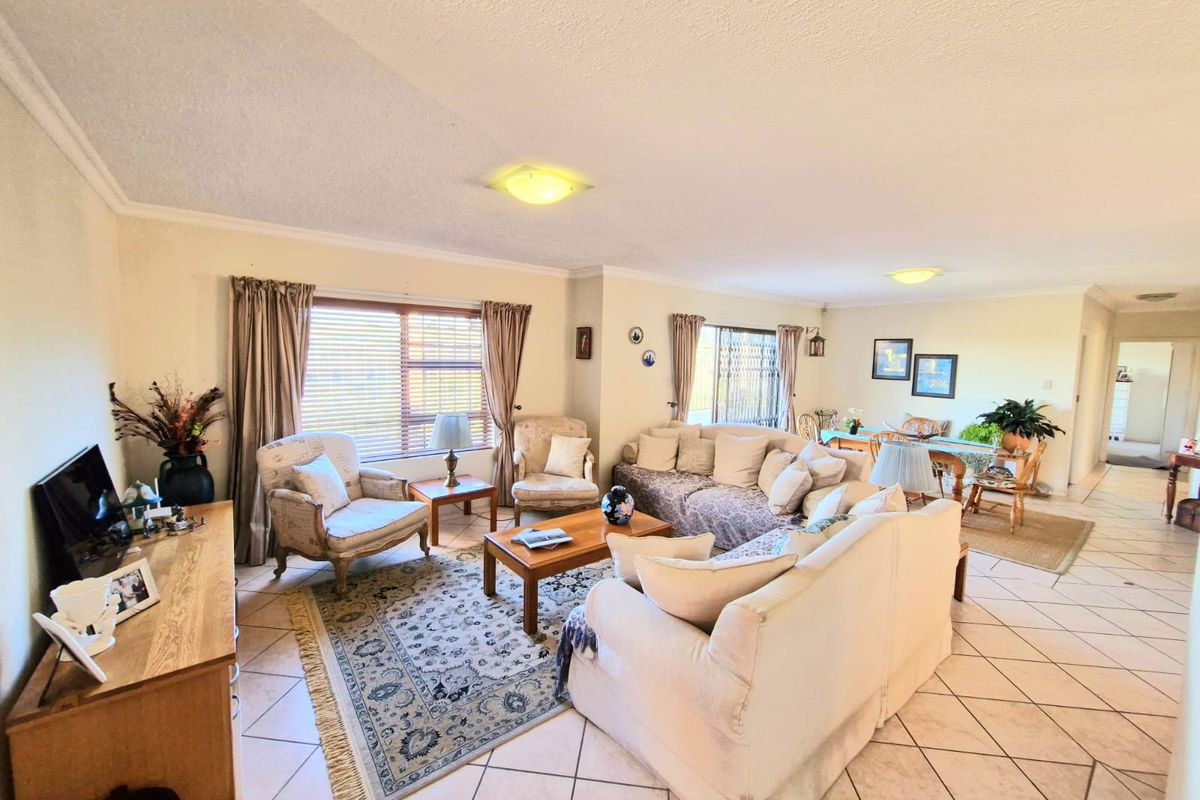 Secure 3-bedroom And 2-bathroom Townhouse In Bonsai Close, Dormehls Drift - Photo 3