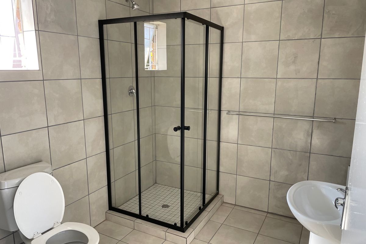 Spacious 1-Bedroom And 1-Bath Garden Cottage - Photo 5