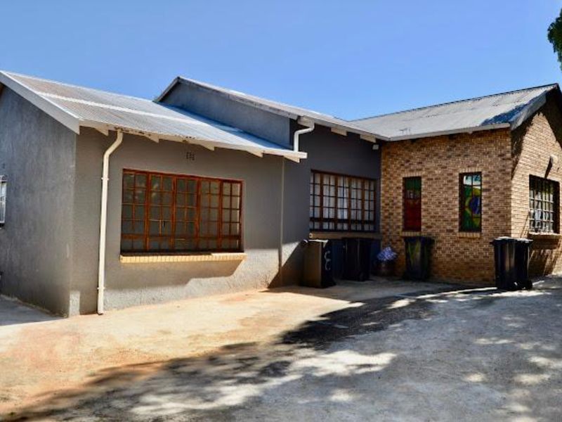 Belhambra Road, Primrose - Photo 1