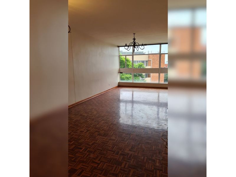 Spacious And Secure, 1-bedroom And 1,5-bathroom "lock-up & Go" Apartment - Photo 4