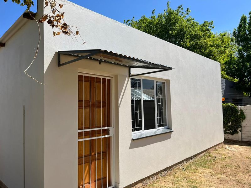 Secure 2-bedroom Flatlet In 75 Stokroos - Photo 1