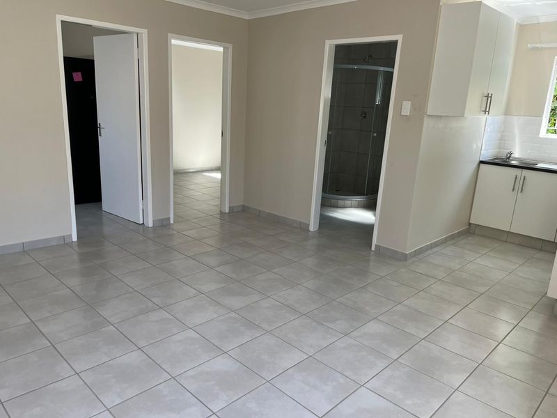Secure 2-bedroom Flatlet In 75 Stokroos - Photo 5
