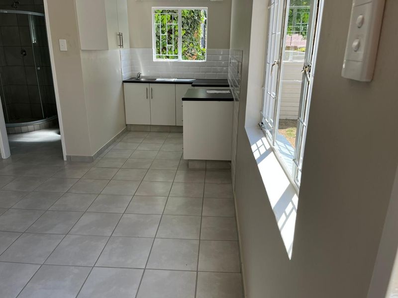 Secure 2-bedroom Flatlet In 75 Stokroos - Photo 2