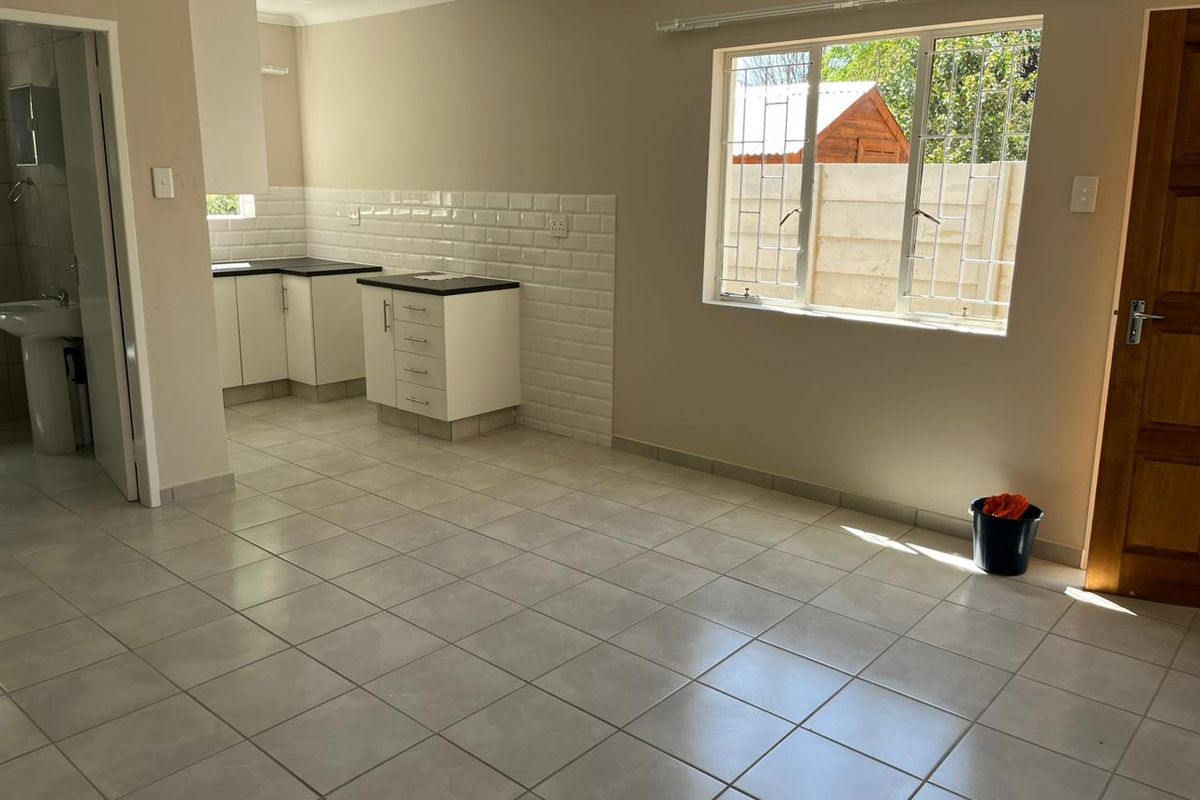 Secure 2-bedroom Flatlet In 75 Stokroos - Photo 4