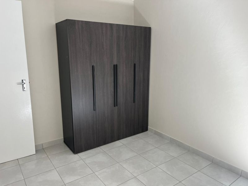 Secure 2-bedroom Flatlet In 75 Stokroos - Photo 9